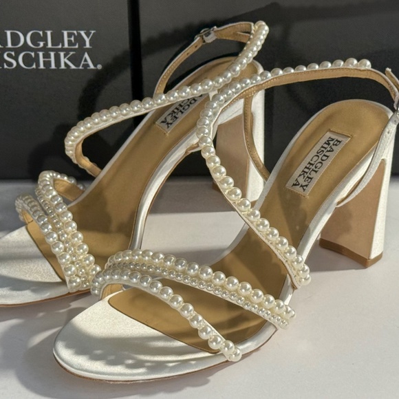 Badgley Mischka Womens Amora White Pearl Satin Ankle Strap Size 8 new - Picture 6 of 15